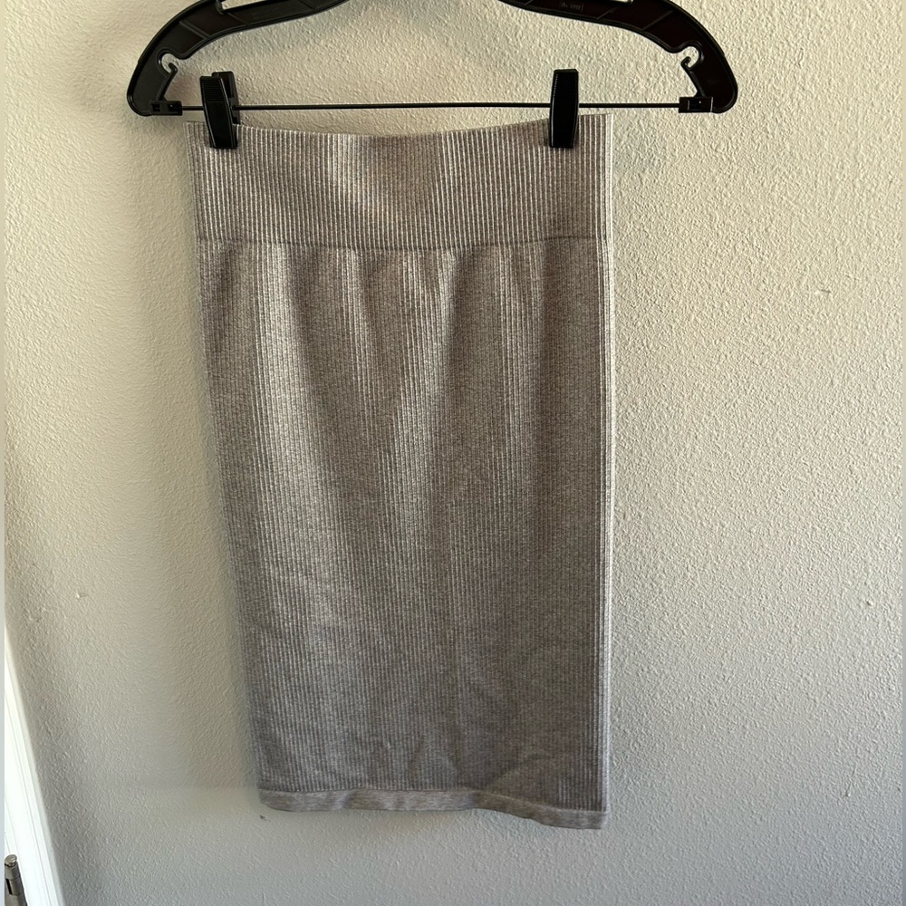 Balance Athletica Grey Ribbed Skirt Size: Medium